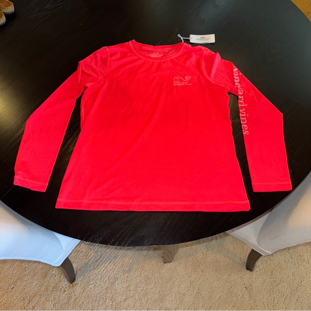 NWT Vineyard Vines Long Sleeve Whale Swim Shirt in Neon Coral, size L
